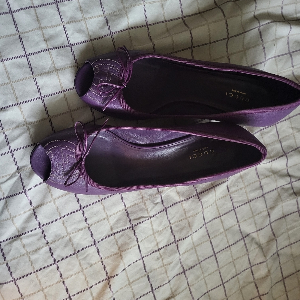 Gucci open toe shoes